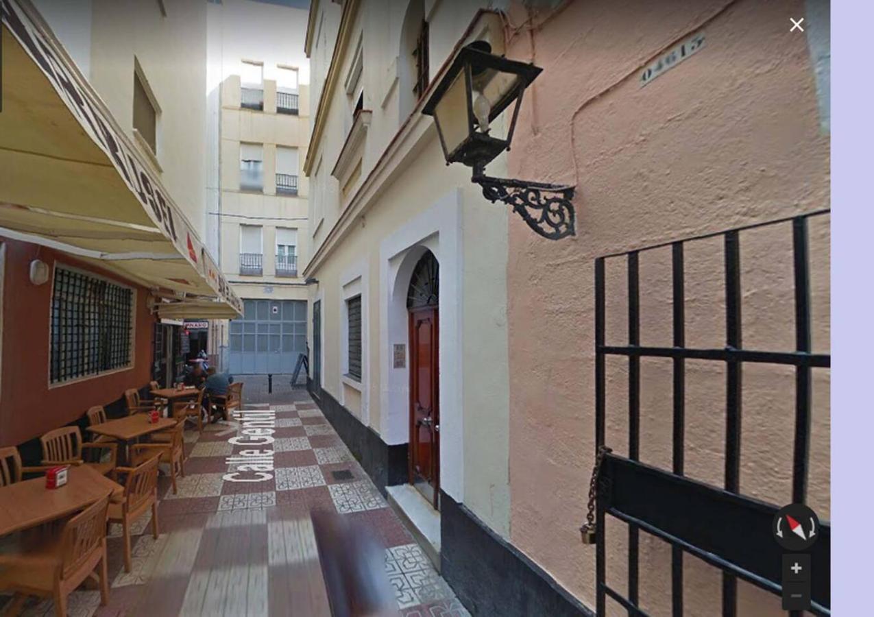 Apartamento En Pleno Centro De Cadiz Con Parking Economico Esterno foto
